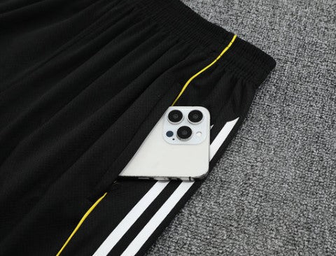 Camiseta y Pantalón corto de entrenamiento Real Madrid 25/26