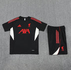 Camiseta y Pantalón corto de entrenamiento Liverpool 2025/26