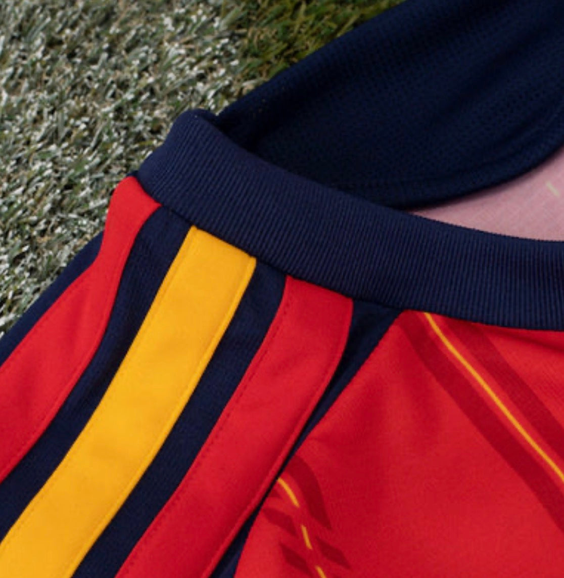Camiseta y Pantalones para niños España Home  2026/27