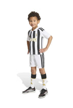 Camiseta y Pantalones para niños Juventus Home 2026/27 - "Visit Detroit"